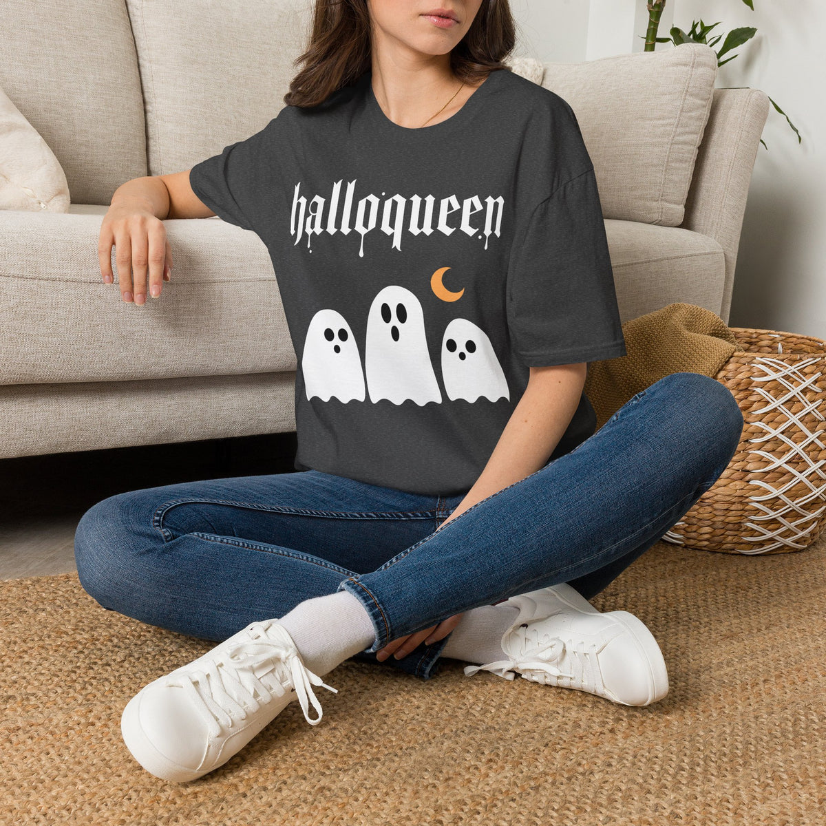HalloQueen Ghost Halloween T-Shirt